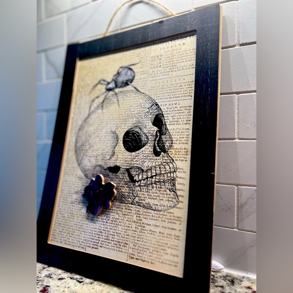 Halloween skull decor frame